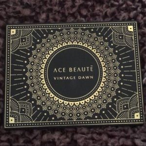 Ace Beaute Vintage Dawn Eyeshadow Palette